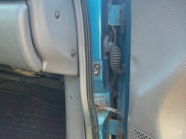 Синий Опель Астра, объемом двигателя 1.6 л и пробегом 330 тыс. км за 1023 $, фото 8 на Automoto.ua