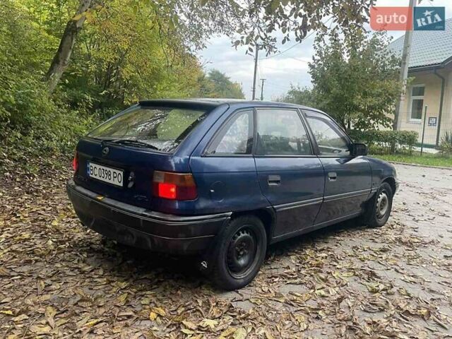 Синий Опель Астра, объемом двигателя 1.6 л и пробегом 300 тыс. км за 1500 $, фото 5 на Automoto.ua