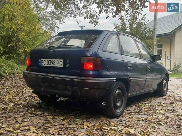 Синий Опель Астра, объемом двигателя 1.6 л и пробегом 300 тыс. км за 1500 $, фото 2 на Automoto.ua