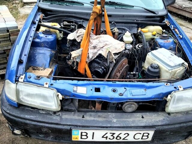 Синий Опель Астра, объемом двигателя 1.6 л и пробегом 0 тыс. км за 10000 $, фото 2 на Automoto.ua