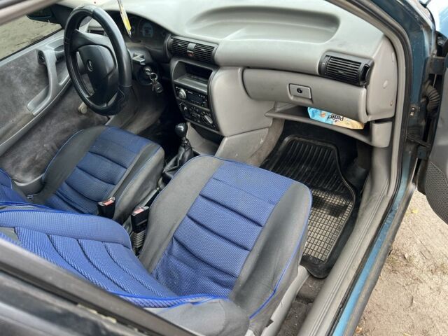 Синій Опель Астра, об'ємом двигуна 1.8 л та пробігом 1000 тис. км за 1150 $, фото 7 на Automoto.ua