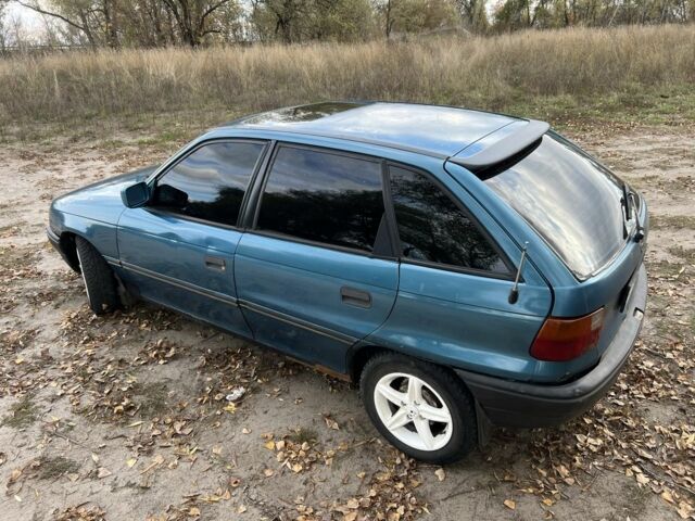 Синій Опель Астра, об'ємом двигуна 1.8 л та пробігом 1000 тис. км за 1150 $, фото 4 на Automoto.ua