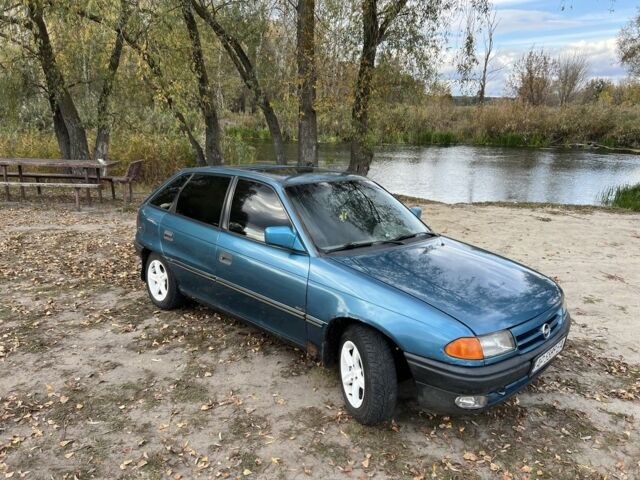 Синій Опель Астра, об'ємом двигуна 1.8 л та пробігом 1000 тис. км за 1150 $, фото 1 на Automoto.ua