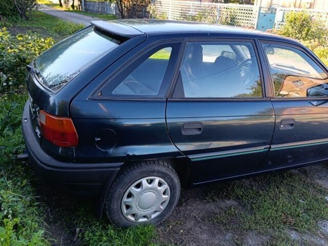 Синий Опель Астра, объемом двигателя 1.4 л и пробегом 404 тыс. км за 1500 $, фото 1 на Automoto.ua