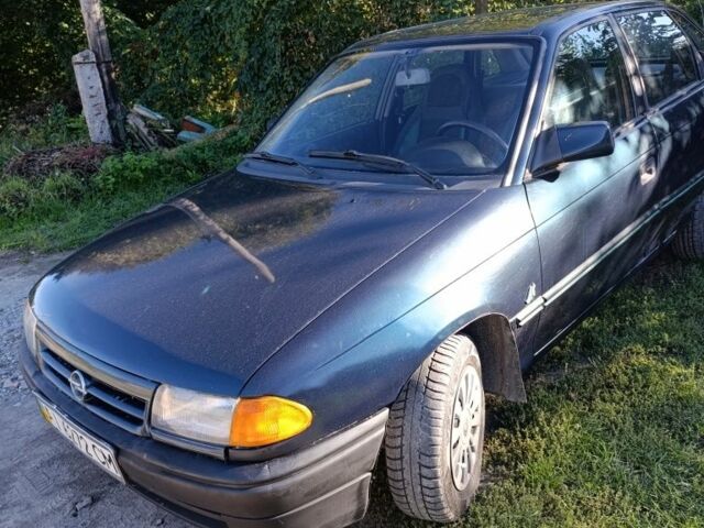 Синий Опель Астра, объемом двигателя 1.4 л и пробегом 404 тыс. км за 1500 $, фото 4 на Automoto.ua