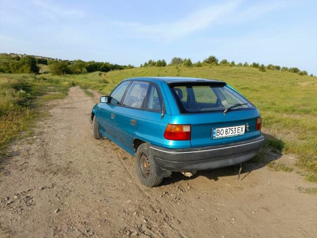 Синий Опель Астра, объемом двигателя 1.6 л и пробегом 186 тыс. км за 1700 $, фото 3 на Automoto.ua