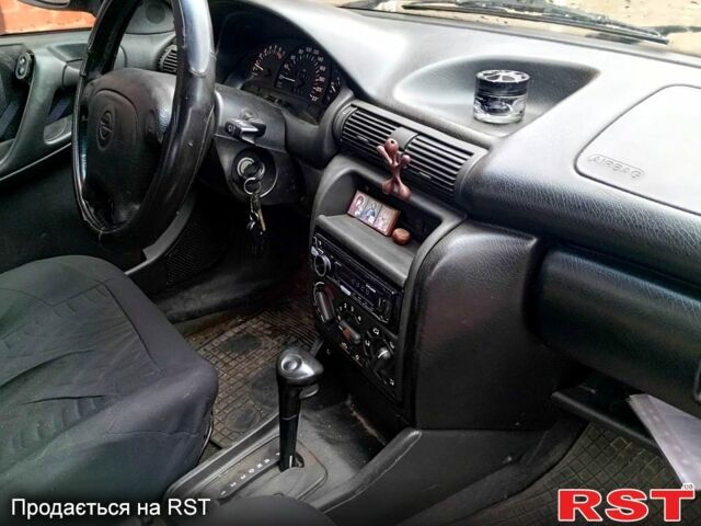 Синий Опель Астра, объемом двигателя 1.6 л и пробегом 200 тыс. км за 1300 $, фото 5 на Automoto.ua