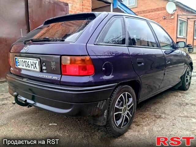 Синий Опель Астра, объемом двигателя 1.6 л и пробегом 200 тыс. км за 1300 $, фото 4 на Automoto.ua