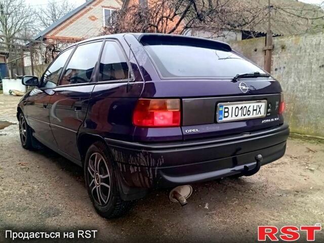 Синий Опель Астра, объемом двигателя 1.6 л и пробегом 200 тыс. км за 1300 $, фото 3 на Automoto.ua