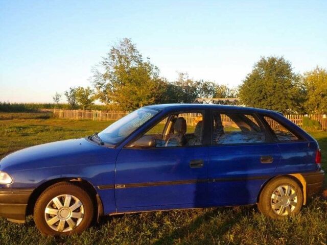 Синій Опель Астра, об'ємом двигуна 1.6 л та пробігом 170 тис. км за 1803 $, фото 1 на Automoto.ua