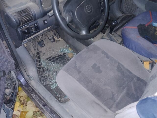 Опель Астра 1996 в Богодухове на Automoto.ua Синий Опель Астра, объемом двигателя 0 л и пробегом 2 тыс. км за 357 $, фото 9 на Automoto.ua