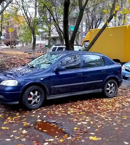 Синий Опель Астра, объемом двигателя 1.6 л и пробегом 272 тыс. км за 3300 $, фото 10 на Automoto.ua