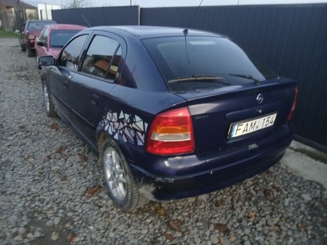 Синий Опель Астра, объемом двигателя 1.6 л и пробегом 245 тыс. км за 1050 $, фото 3 на Automoto.ua