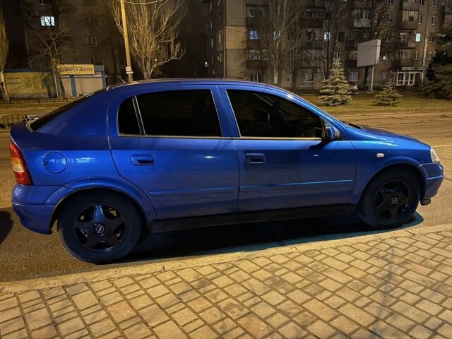 Синий Опель Астра, объемом двигателя 1.6 л и пробегом 260 тыс. км за 3800 $, фото 1 на Automoto.ua