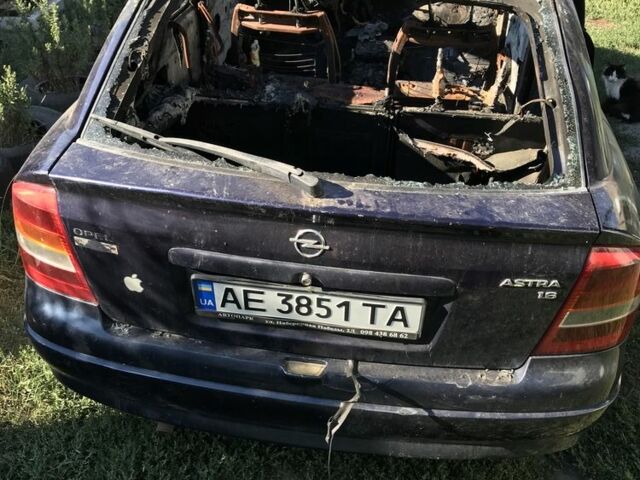 Синий Опель Астра, объемом двигателя 1.6 л и пробегом 400 тыс. км за 700 $, фото 7 на Automoto.ua