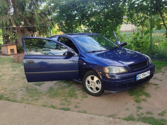 Синий Опель Астра, объемом двигателя 1.6 л и пробегом 350 тыс. км за 3000 $, фото 2 на Automoto.ua