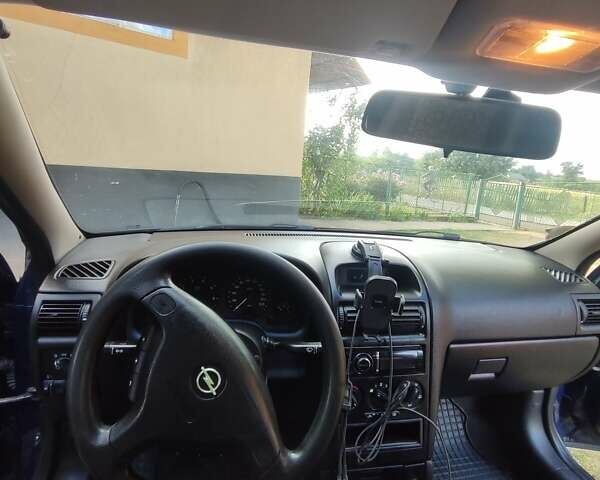 Синий Опель Астра, объемом двигателя 1.6 л и пробегом 350 тыс. км за 2700 $, фото 6 на Automoto.ua