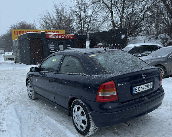 Синий Опель Астра, объемом двигателя 1.69 л и пробегом 320 тыс. км за 2200 $, фото 3 на Automoto.ua
