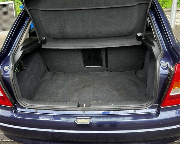 Синий Опель Астра, объемом двигателя 1.6 л и пробегом 295 тыс. км за 2650 $, фото 14 на Automoto.ua