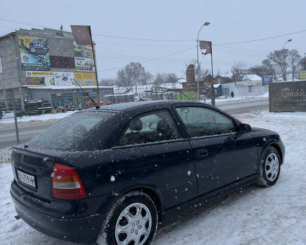 Синий Опель Астра, объемом двигателя 1.69 л и пробегом 320 тыс. км за 2200 $, фото 5 на Automoto.ua