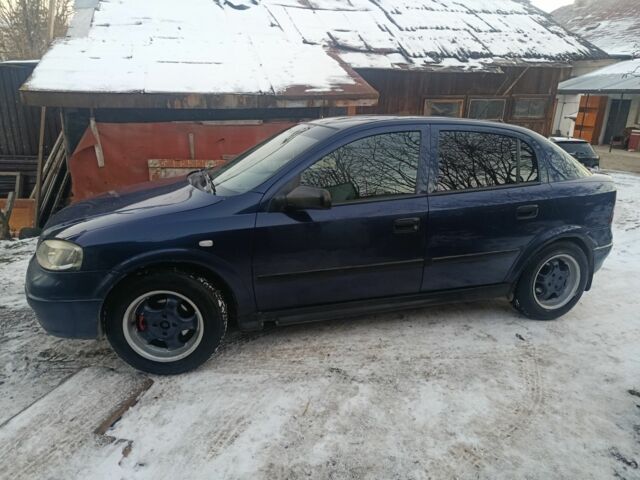 Синий Опель Астра, объемом двигателя 1.4 л и пробегом 368 тыс. км за 2250 $, фото 1 на Automoto.ua