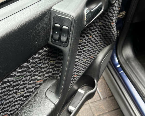 Синий Опель Астра, объемом двигателя 1.6 л и пробегом 295 тыс. км за 2650 $, фото 27 на Automoto.ua