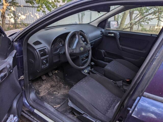 Синий Опель Астра, объемом двигателя 1.6 л и пробегом 270 тыс. км за 850 $, фото 7 на Automoto.ua