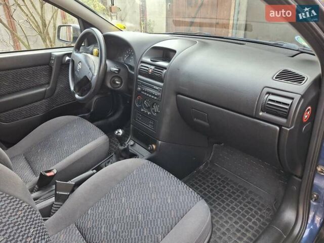 Синий Опель Астра, объемом двигателя 1.6 л и пробегом 209 тыс. км за 3700 $, фото 1 на Automoto.ua