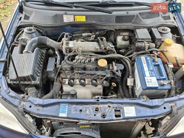 Синий Опель Астра, объемом двигателя 1.6 л и пробегом 209 тыс. км за 3700 $, фото 3 на Automoto.ua