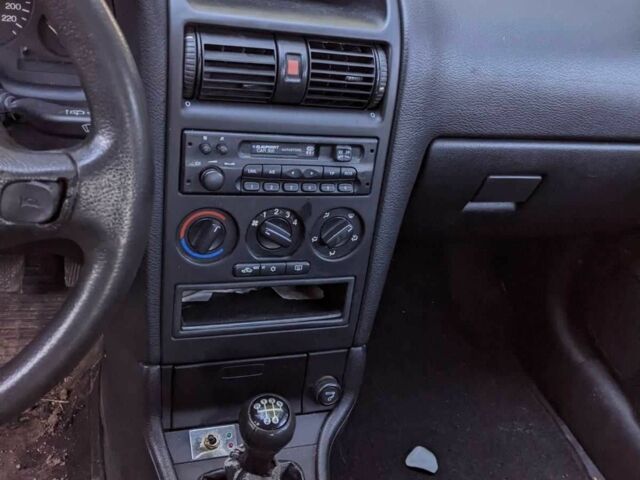 Синий Опель Астра, объемом двигателя 1.6 л и пробегом 270 тыс. км за 850 $, фото 6 на Automoto.ua