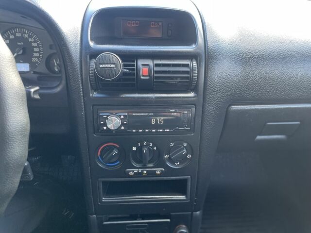 Синій Опель Астра, об'ємом двигуна 1.6 л та пробігом 261 тис. км за 2300 $, фото 16 на Automoto.ua