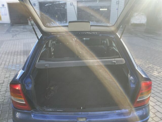 Синій Опель Астра, об'ємом двигуна 1.6 л та пробігом 261 тис. км за 2300 $, фото 18 на Automoto.ua