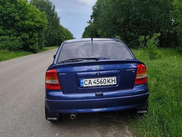 Синий Опель Астра, объемом двигателя 1.6 л и пробегом 280 тыс. км за 3500 $, фото 1 на Automoto.ua