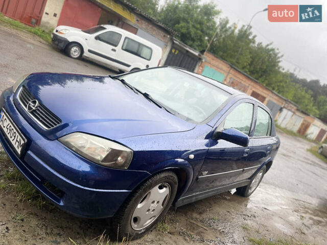 Синий Опель Астра, объемом двигателя 1.6 л и пробегом 180 тыс. км за 3200 $, фото 1 на Automoto.ua