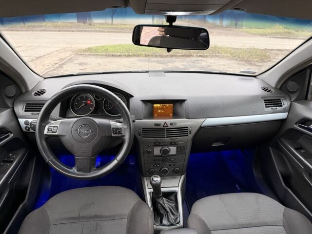 Синий Опель Астра, объемом двигателя 1.7 л и пробегом 333 тыс. км за 2400 $, фото 12 на Automoto.ua