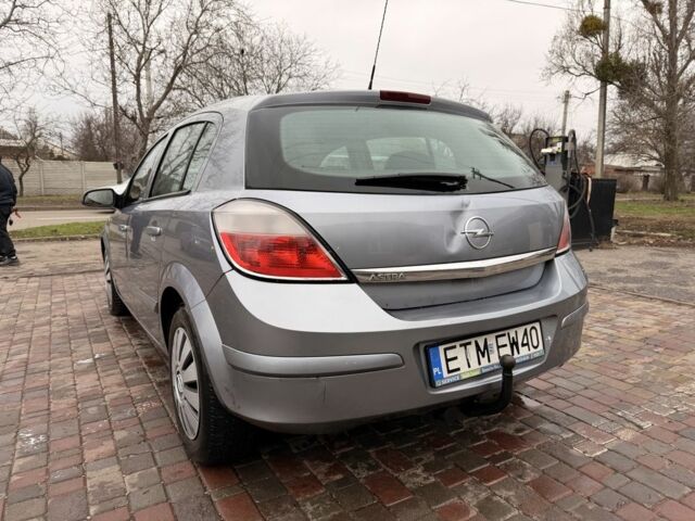 Синий Опель Астра, объемом двигателя 1.7 л и пробегом 333 тыс. км за 2400 $, фото 3 на Automoto.ua