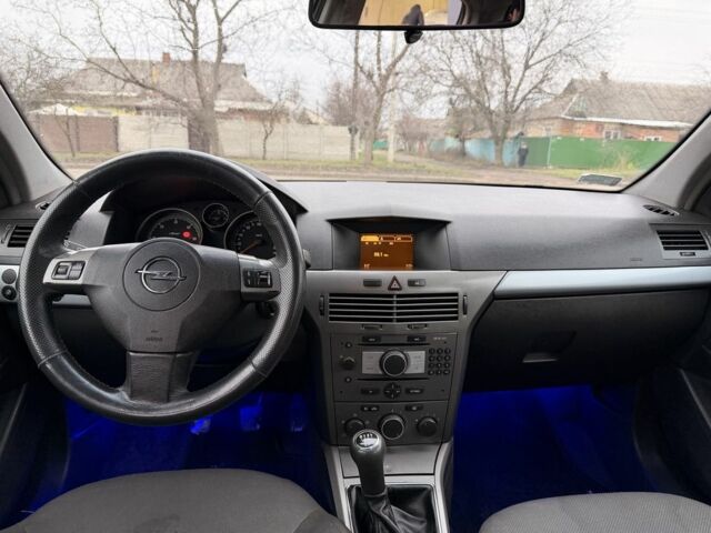 Синий Опель Астра, объемом двигателя 1.7 л и пробегом 333 тыс. км за 2400 $, фото 13 на Automoto.ua