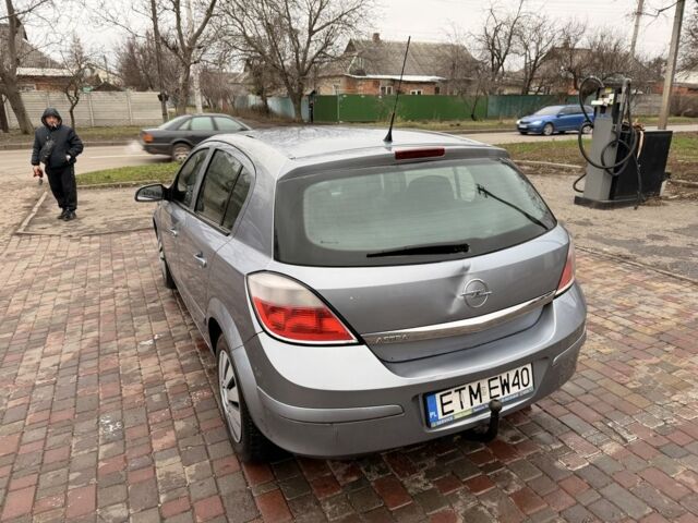 Синий Опель Астра, объемом двигателя 1.7 л и пробегом 333 тыс. км за 2400 $, фото 4 на Automoto.ua