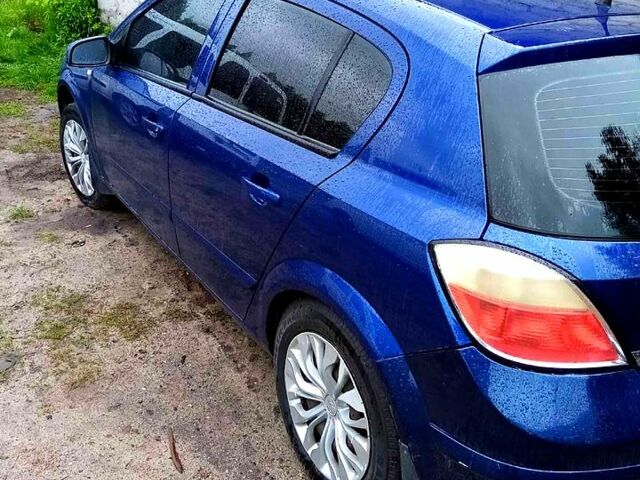 Синий Опель Астра, объемом двигателя 1.7 л и пробегом 330 тыс. км за 4000 $, фото 2 на Automoto.ua