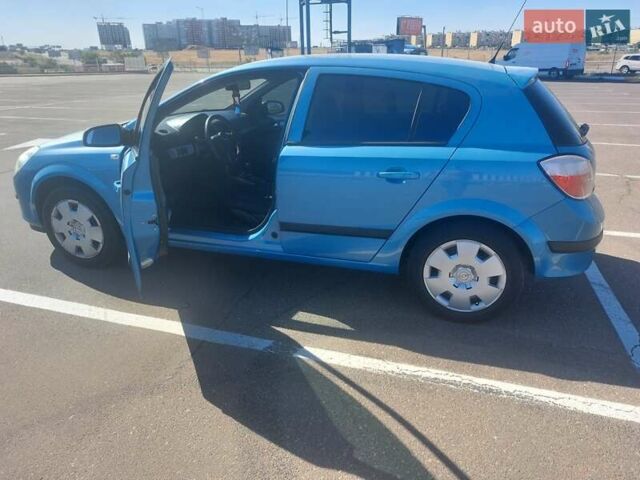 Синий Опель Астра, объемом двигателя 1.36 л и пробегом 225 тыс. км за 5800 $, фото 4 на Automoto.ua