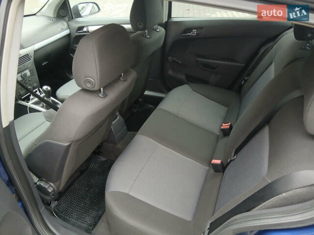 Синий Опель Астра, объемом двигателя 1.6 л и пробегом 251 тыс. км за 4300 $, фото 4 на Automoto.ua