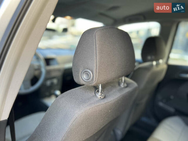 Синій Опель Астра, об'ємом двигуна 1.8 л та пробігом 156 тис. км за 5950 $, фото 55 на Automoto.ua