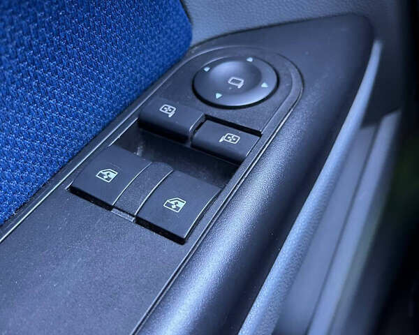 Опель Астра 2005 в Киеве на Automoto.ua Синий Опель Астра, объемом двигателя 1.6 л и пробегом 263 тыс. км за 4500 $, фото 9 на Automoto.ua