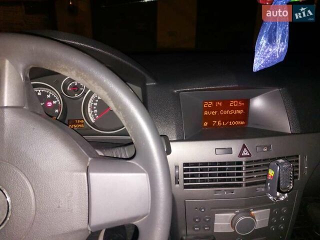 Синий Опель Астра, объемом двигателя 1.36 л и пробегом 225 тыс. км за 5800 $, фото 16 на Automoto.ua