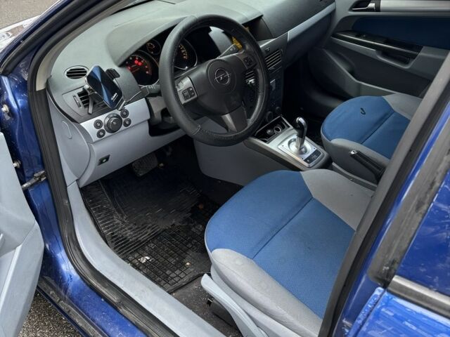 Синий Опель Астра, объемом двигателя 1.6 л и пробегом 142 тыс. км за 5000 $, фото 4 на Automoto.ua