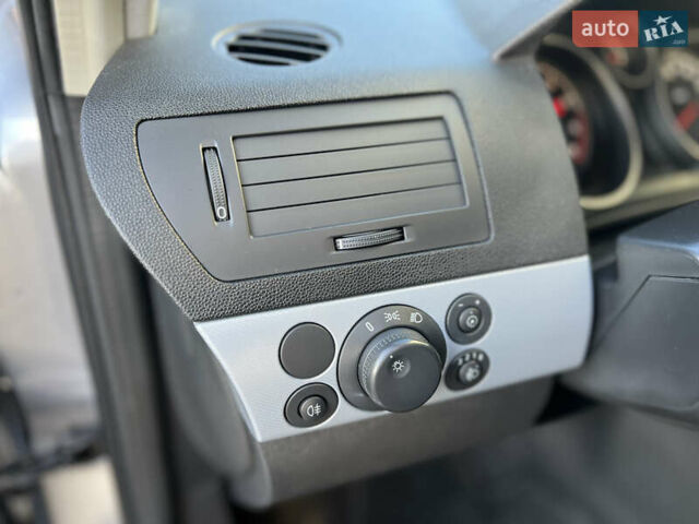 Синій Опель Астра, об'ємом двигуна 1.8 л та пробігом 156 тис. км за 5950 $, фото 46 на Automoto.ua