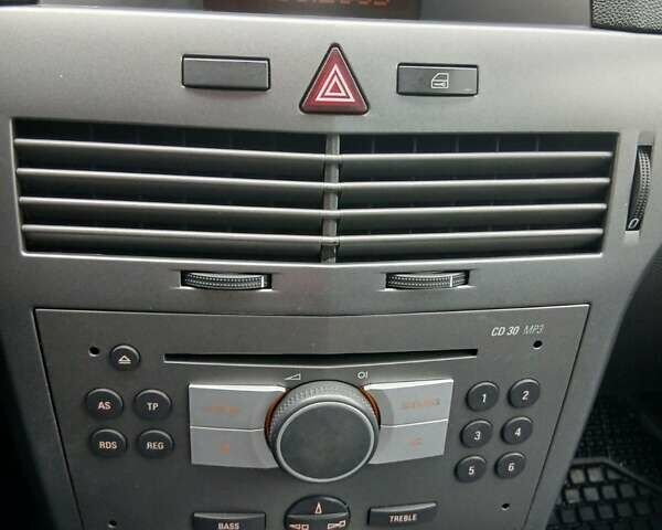 Синий Опель Астра, объемом двигателя 1.6 л и пробегом 253 тыс. км за 3999 $, фото 18 на Automoto.ua