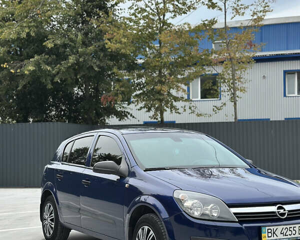 Синий Опель Астра, объемом двигателя 1.4 л и пробегом 352 тыс. км за 3650 $, фото 2 на Automoto.ua