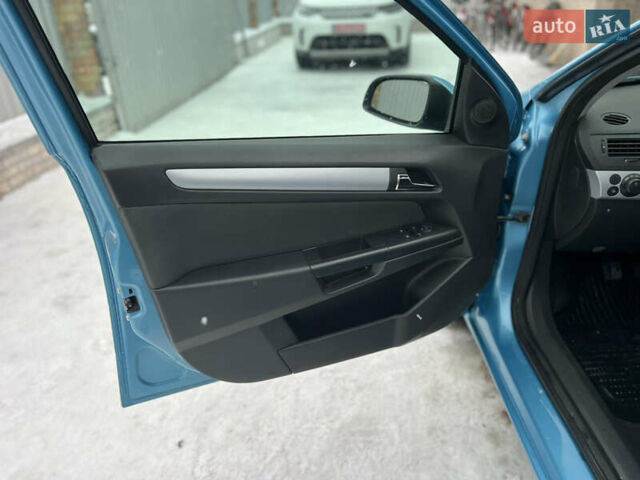 Синий Опель Астра, объемом двигателя 1.6 л и пробегом 178 тыс. км за 4900 $, фото 21 на Automoto.ua