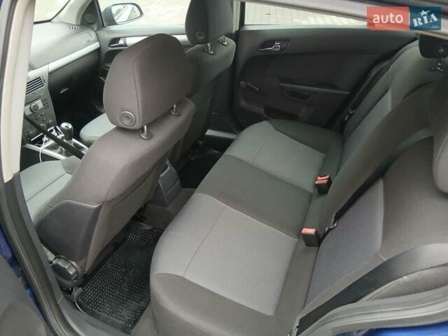 Синий Опель Астра, объемом двигателя 1.6 л и пробегом 251 тыс. км за 4600 $, фото 16 на Automoto.ua